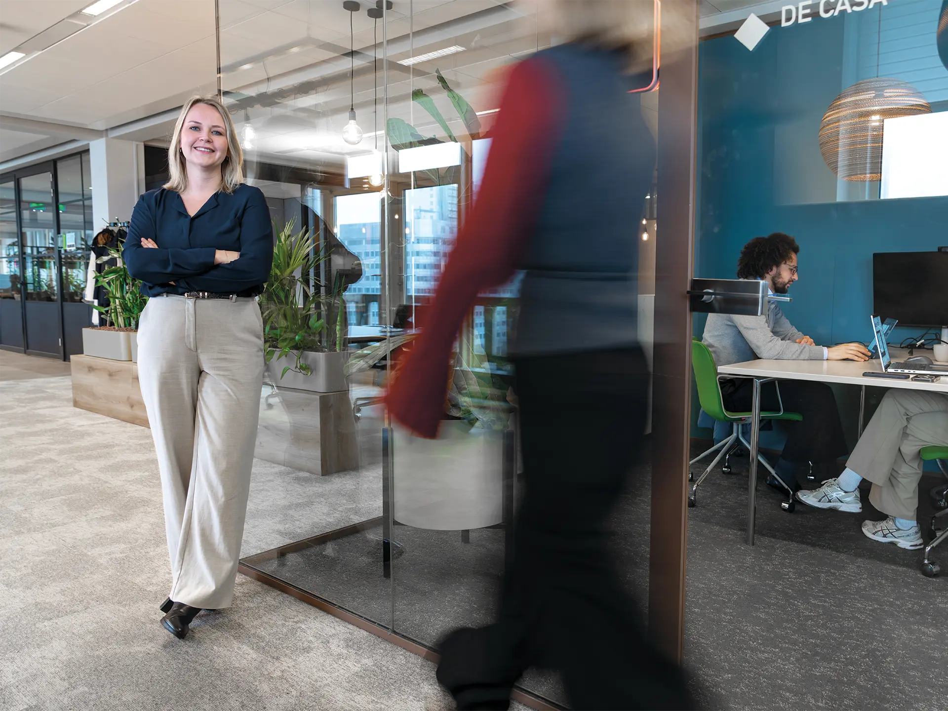 Medewerkers van Brink op kantoor in het Groot Handelsgebouw in Rotterdam